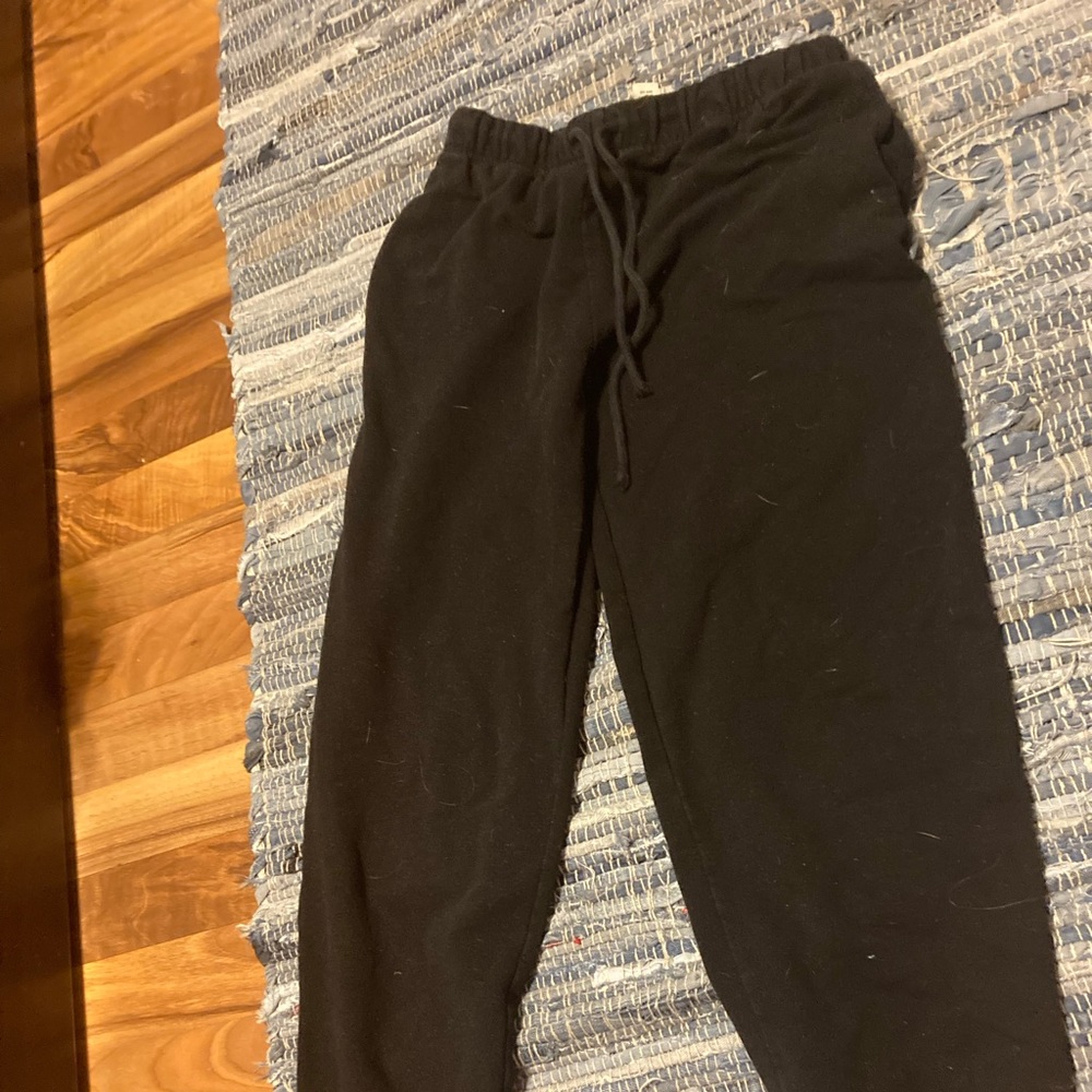 black sweatpants